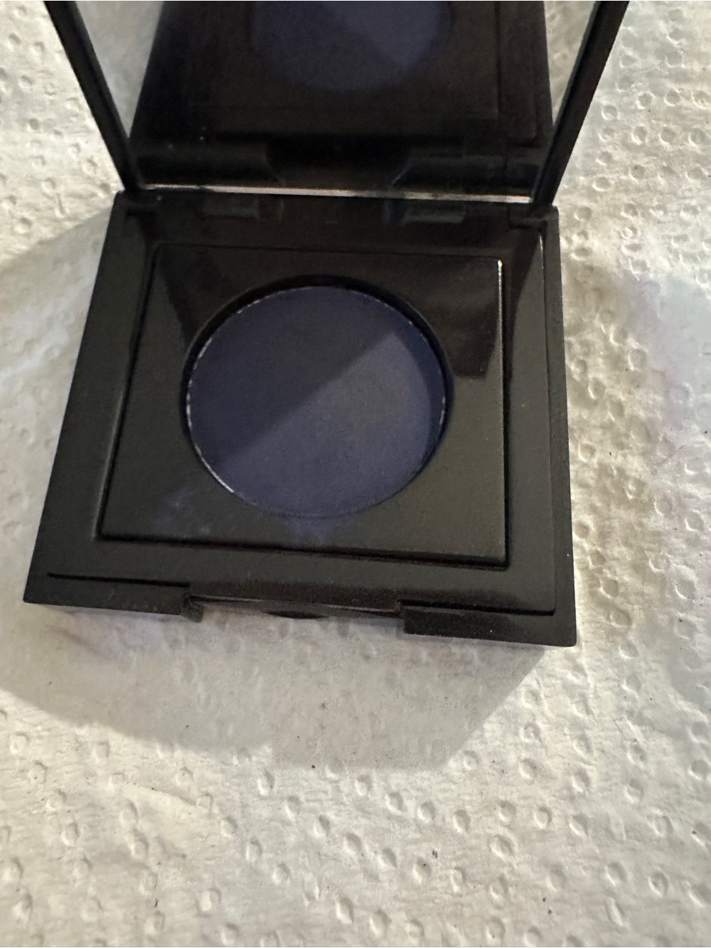 TIGHTLINE CAKE EYE LINER
EYELINER INTERCILS- Bleu Marine - Picture 4 of 4